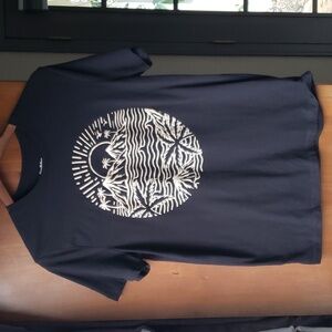 Men's Goodfellow TShirt Black Size Medium Hawaiian Logo